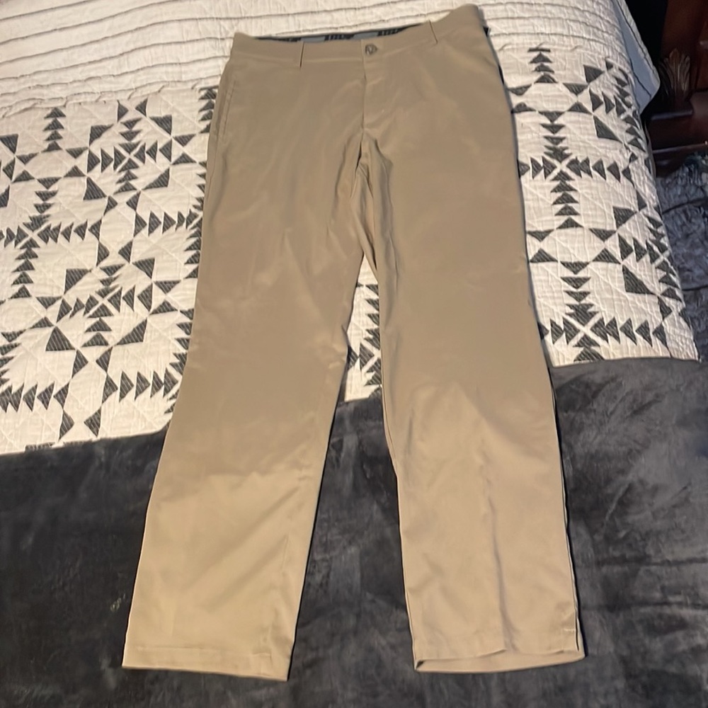 Men’s Nike Dri-fit khaki pants 34x32